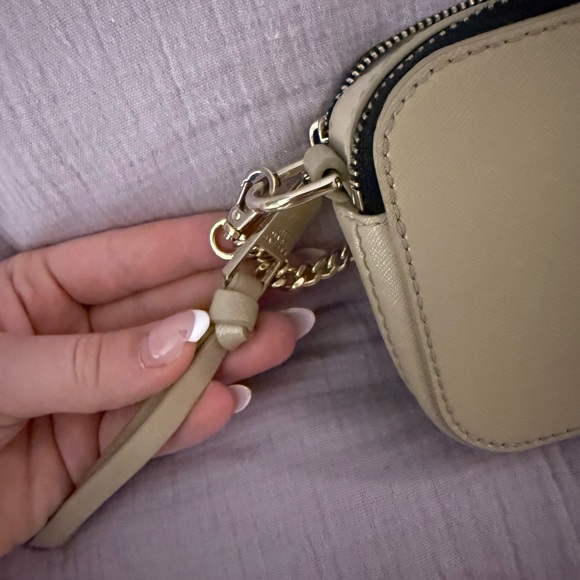 Marc Jacob’s Snapshot bag with Cream Chain Crossbody Bag - Picture 6 of 6